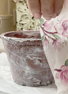 I love terra cotta pots and I thought it might be fun to try a decoupage project with some napkins. I used some old terra cotta pots and made these adorable pots for some lavender. Mod Podge Gloss, Painted Terra Cotta Pots, Painted Flower Pots, Wooden Crate