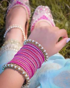 (C) Knotinstyle | Bridal Jewellery | Bridal bangles #bridesofwittyvows #bangles #bridalbangles #pinkbangles #pastel #bridaltrends Thread Bangles Design, Colorful Bangles, Fancy Jewellery Designs, Bangles Set, Thread Bangles