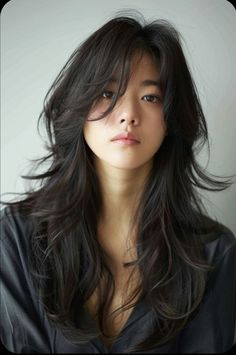 Long Hair With Layers And Curtain Bangs Asian, Different Curtain Bangs Styles, Long Choppy Layers Hairstyles, Wolfcut Long Hair Curtain Bangs, Long Wolfcut Haircut With Curtain Bangs, Front Bangs With Layers, Korean Hair Women, Womens Haircuts Long Layers