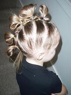 Dr. Seuss Who Ville Hair SIX pony tails down the middle - So CUTE! Dr. Seuss, Peinados Fáciles Para Cabello Corto, Crazy Hair Days, Halloween Hair, Twist Braids, Crazy Hair