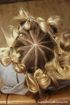 Easy Highlights, Highlight Your Own Hair, Highlights At Home, Pravana Hair Color, Pinwheel Hair Color, Diy Highlights Hair, Diy Highlights