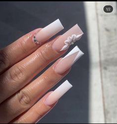 Classy Acrylic Nails With Initials, Ombre With French Tip Nails, Medium Nails Acrylic White, Simple Nails Acrylic White, White With Design Nails, Cute Simple Nails White, White Tip Acrylic Nails With Design, White Designed Nails, Pretty Nails White