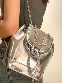 Vintage Silver Backpack Women New Retro Hot Girls Leather Mini Backpacks Female Fashion Harajuku Y2k Mochila AestheticMain Material: POLYESTERLining Material: POLYESTERItem Type: BackpacksModel Number: QE888Pattern Type: SolidDecoration:...