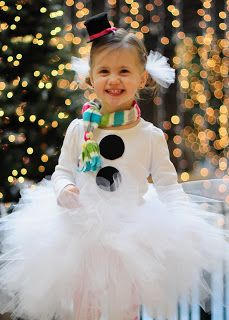 For Christmas parade, the service unit is providing the buttons if we bring white shirts.... make our own tutus, too? Winter Wonderland Dress, Winter Wonderland-party, Winter Wonderland Outfit, Christmas Parade Floats, Dress Up Ideas, Snowman Costume, Wonderland Dress