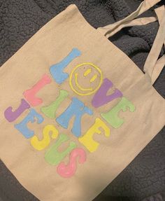 Christian Tote Bags Diy, Diy Christian Tote Bag Painting Ideas, Diy Tote Bags Painting, Diy Canvas Bag Paint, Christian Tote Bags Paint, Diy Canvas Bag Decorating, Canvas Bag Painting Ideas Easy