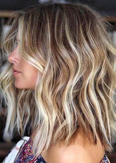 Beachy Waves Hair, Blond Balayage, Beach Wave Hair, Gorgeous Hair Color, Brown Hair With Blonde Highlights, Haircut Styles, Hair Color Shades, Cute Hairstyles For Medium Hair, Hair Color Highlights