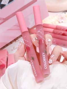 Cute Pink Lip Gloss, Home Decor Inspiration Interior Design, Cute Lipstick, Inspiration Interior Design, Dress Usa, Dreamy Decor, Lip Gloss Homemade, Lip Gloss Cosmetics