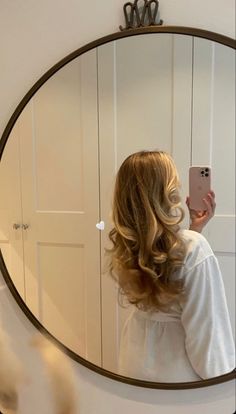 Straight Hair Highlights Blonde, Pink Dress Valentines Day Outfit, Blow Outfit Hair Long, Clean Girl Wedding, Styled Hair, Blonde Hair Inspiration, Pinterest Hair, Hair Stylies, Dream Hair