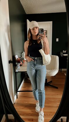 Casual Work Outfits, Casual Work, Work Outfits, Work Casual, Work Outfit, Casual Looks, Mom Jeans, Women's Fashion, Casual Outfits