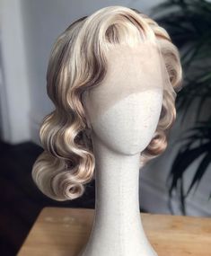 40s Silhouette, Water Princess, 50s Hair, Drag Hair, Colored Hairstyles, Classy Hair, High Fashion Hair, 50s Hairstyles, Wig Collection