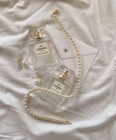 Pearl Aesthetic, Perfume Chanel, Chanel Aesthetic, Zestaw Ikon, Parfum Chanel, Chanel No 5, Cream Aesthetic