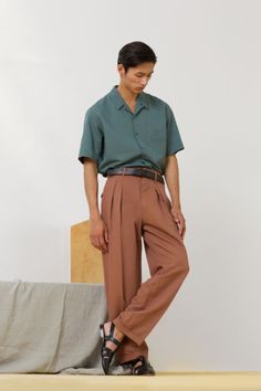 Christophe Lemaire, Brown Pants, Mens Fashion Trends, Mode Vintage, Mode Inspiration, Mens Street Style, Alternative Fashion, A Man, Fashion Show