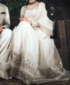 White Traditional Dress Aesthetic, Indian White Bridal Dress, White And Blue Pakistani Dress, White Long Anarkali, White Anarkali Pakistani, White Lehenga Bridal Pakistani Dresses, White Shaadi Dress, White Anarkali Aesthetic, Nikkah Dress Pakistani White Simple