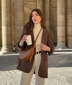 Effortless Outfit, Brown Blazer, Stylish Work Outfits, Looks Chic, Mode Inspo, Autumn Outfit, Casual Style Outfits