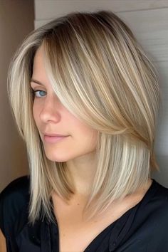 Side Parted Lob with Fringe for Straight Hair Dark Lob, Inverted Bobs, Lob Haircuts, Blonde Hair Transformations, Fine Straight Hair, Shoulder Length Bob, Lob Haircut, Blonde Hair Inspiration, Long Bob Hairstyles