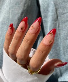 Red Era Nails, Short Almond Nails, Manicure Tips, Gold Nail, Red Nail Designs, Red Nail, Star Nails