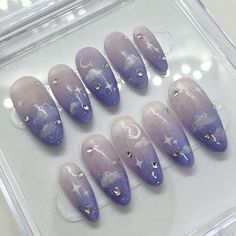 Thank you for checking out my store! I hope you find a style you're looking for here 💜 💞 About the nails  My nails are handmade and made to order and every photo you see is taken by me. Each design is custom made to order to best fit the shape that you want. If you have any customization request for this style or even inspo pics for a set you want, please feel free to send me a message and I'll let you know if I can recreate it!  💞 Size & shape  Images with options and how to measure your nai Pastel Celestial Nails, Starry Sky Nails, Glitter Nail, Saturn Nails, Purple Silver Nails, Cloud Nail Art, Ombre Nail Art, Press On Nails Ideas, Nails Purple