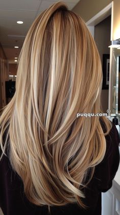 🌟 Elevate Your Hair Game! 🌟 Explore 32 stunning blonde and caramel highlight ideas that will transform your look. Whether you prefer soft, natural blends or bold, contrasting streaks, these highlight styles add depth, dimension, and a touch of glamour to your hair. Perfect for any season, these ideas will inspire your next salon visit. Save this pin for your next hair appointment and get ready to shine with a fresh, fabulous hairstyle! 💇‍♀️✨ #HairInspo #BlondeHighlights #CaramelHighlights #HairGoals #BeautyTrends Perfect Blonde Hair, Shaggy Short Hair, Brown Hair With Blonde Highlights, Dark Blonde Hair, Low Lights Hair, Blonde Hair With Highlights, Long Blonde