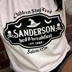 Breakfast Halloween, Hocus Pocus Shirt, Crazy Shirts, Sanderson Sisters, Sweatshirt Style, Theme Halloween, Halloween Shirts, Halloween Tees, Halloween Projects