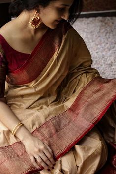 Banaras Pattu Sarees, House Of Ayana, Bts Clothing, Silk Sarees Online Shopping, New Saree Designs, Silk Sarees With Price, Cotton Saree Designs, Latest Bridal Dresses, Indian Saree Blouse