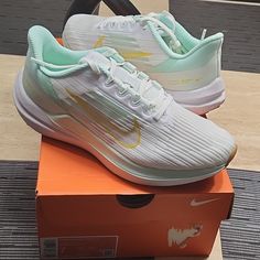 Nike Air Winflo 9 White Running Shoes With Ortholite Insole For Errands, Nike White Sneakers With Ortholite Insole, Shoes Nike Air, Nike Green, Shoes Nike, Cute Shoes, Nike Women, Nike Shoes, Nike Air