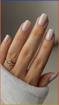 Square Tip Nails Short, Most Elegant Nails, Neutral Nail Art Designs Classy, Nail Elegant Classy, Trendy Minimalist Nails Fall, Nail Ideas November 2024, November Gel Nails Short, Pretty Fall Nail Designs, November Square Nails