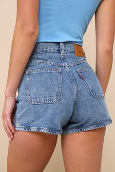 Channel carefree summer vibes (without raiding your mom's closet) with the Levi's 80s Mom Medium Wash Button-Fly High-Rise Denim Shorts! Sturdy cotton denim (in Levi's In Patches wash) shapes these retro-cute shorts that have a high waist, belt loops, exposed button-fly, and four-pocket cut with mini patch pockets at the front. Flattering, 80s-inspired fit ends at notched hems. Red logo tag and leather patch at back. Fit: This garment fits true to size. Length: Above mid-thigh. Size 28 Inseam: 4 Recycle Machine, 80s Mom, Mom Jeans Outfit Summer, Sporty Spice, Clothing Wishlist, Mom Jeans Outfit, High Waisted Denim Shorts, 2024 Outfits, High Rise Denim Shorts