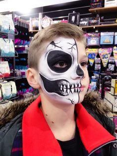 Half Face Makeup, Skeleton Face Paint, Neil Patrick, Face Painting Easy, Cool Halloween Makeup