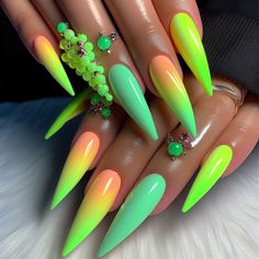 Acrylic Nails Ideas Baddie, Russian Nails Design, Baddie Nails Instagram, Russian Nails, Colourful Acrylic Nails, Acrylic Dip Nails, Acrylic Nails Ideas