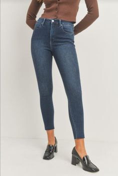 Everyone loves a good fitting skinny and this one does just that! Scissor cut and fits true to size. Rise 10.5, Inseam 27.5 Scissor Cut, Jena, Dark Denim, High Rise, Sleek, Fabric