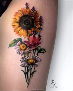 Spectacular Sunflower Tattoo - The Meaning of a Sunflower Tattoo Sunflower Tattoo Meaning, Sunflower Tattoo Thigh, Sunflower Tattoo Simple, Sunflower Tattoo Sleeve, Sunflower Tattoo Shoulder, Tattoo Placements, Daisy Tattoo, Sunflower Tattoos, Tatuaje A Color