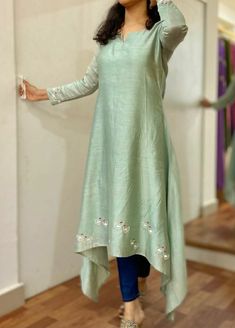 Desi Kurti Style, Aline Kurti Design Long, Pattu Kurti Designs Latest, Asymmetric Kurti Designs, Simple Frock Design, Long Gown Design, Simple Kurti Designs, Salwar Designs