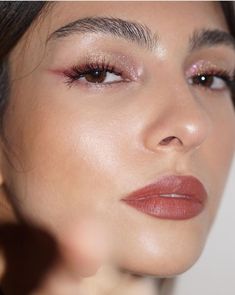 Natural Glow Makeup, Korean Natural Makeup, Natural Everyday Makeup, Glow Makeup, Celebrity Makeup Looks, Natural Glowy Makeup, Makeup Goals