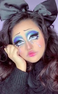 Unconventional Makeup, Makeup Editorial, Makeup Charts, Bold Makeup Looks, Cosplay Inspo, Face Art Makeup, Chic Makeup