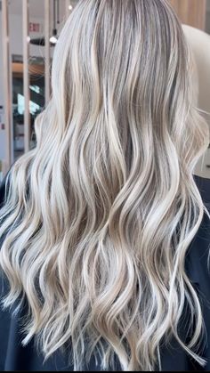 Winter Blonde, Blonde Hair Inspiration, Trendy Winter, Hair Painting, Blonde Balayage, Balayage Hair, Hair Colors, Hair Inspo, Balayage