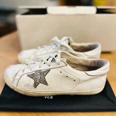 The Cutest Golden Goose Girls . If You Wear Size Women Size 5 Fits Perfectly. Best For Spring And Fall Season . Shoes Golden Goose, Goose Shoes, Golden Goose Shoes, Golden Goose, Spring And Fall, Fall Season, The Cutest, Kids Shoes, Shoes Sneakers