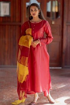 Shop for Juanita by Shubhda Maroon Pure Handwoven Chanderi Silk Kurta Set for Women Online at Aza Fashions Silk Kurta Set, Resham Embroidery, Cotton Anarkali, Gotta Work, Kurta Style, Chanderi Silk Saree, Indian Dresses Traditional, A Line Kurta, Silk Kurta