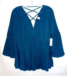 Up For Sale is a cute new with tag No Boundaries brand dark teal flowy rayon shirt in size L (11-13) Tagged L. Bust 40 inches / Length is 26 inches New with tags attached. CLEAN Smoke/pet free fully vaccinated home, in stock and ready for speedy fast shipping! Babydoll Shirt, Rayon Shirt, Dark Teal, No Boundaries, Boho Hippie, Boundaries, Sweater Outfits, Hippie Boho, Baby Dolls