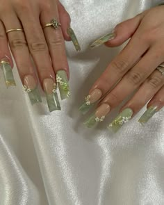 St Pattys Day Nails, Green Marble Nails, Sweet 16 Nails, Quince Nails, Quinceanera Nails, Jade Nails, Green Acrylic Nails, Designs For Short Nails, Retro Nails