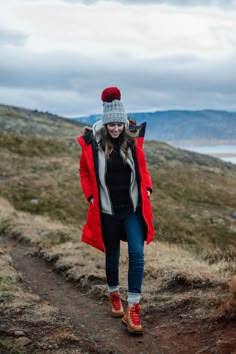 North Face Parka, Winter Boots Outfits, Retro Camping, Patagonia Sweater