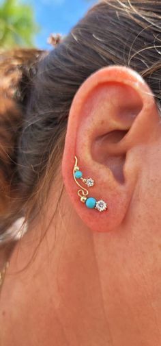 Handcrafted Ear climber made with 14k gold-filled wire ,2 cubic zirconia 4mm &3mm quality 5A and a blue jasper gemstone. hypoallergenic and nickel free. Blue Jasper, Ear Climber, Ormond Beach, Ear Climbers, Ear Jacket, Jasper Gemstone, Gold Filled, Cubic Zirconia, Beauty Book