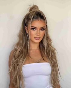 Look Da Festival, Concert Hairstyles, Rave Hair, Bohemian Hairstyles, Festival Hair, Festival Makeup, Fancy Hairstyles, Boho Hairstyles, Hair Dos