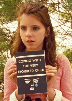 Kara Hayward in Moonrise Kingdom (2012) Wes Anderson Aesthetic, Kara Hayward, Wes Anderson Movies, Wes Anderson Films, Moonrise Kingdom, Septième Art, Wes Anderson, Moving Pictures, Film Serie