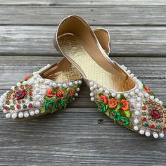 Women Khussa Shoes Ethnic Sandal Traditional Khusa Juti Handmade Shoes Size 7us Brand: Handmade Color: Multi Size: 7 Us Brand New, Never Used. No Box. Bohemian Slip-on Flats For Spring, Festive Closed Toe Sandals With Gota Work, Bohemian Open Toe Flats For Spring, Festive Multicolor Flat Sandals, Festive Closed Toe Sandals, Bohemian Beach Flats With Closed Toe, Bohemian Closed Toe Beach Flats, Festive Open Toe Sandals For Spring, Traditional Slip-on Flats For Beach