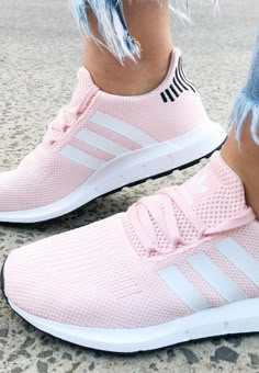 Adidas Swift Run, White Tennis Shoes, Sneakers Fashion Outfits, Adidas Shoes Women, Cute Sneakers, Sneakers Adidas, Pink Adidas, Sneakers Outfit, On The Ground