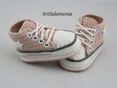 Improved version with reinforced double sole, from size 8 cm to 10 cm and a triple sole from sizes 11 cm to 14 cm for more support and comfort. Crocheted sneakers for babies, baby shoes for newborns, the so-called sneaker-booties. Such replica sneakers can be used as slippers, as a gift for a child, as a gift for an expectant mother, young parents, as a gift for a girl or a boy. Or as a gift for special occasions, such as baptisms, birthdays, Christmas, Easter, Mother's Day. Crochet sneakers, ve Mother's Day Crochet, Shoes For Newborns, Crochet Sneakers, Crochet Converse, Replica Sneakers, Shoes Crochet, Young Parents, Crochet Bebe, Crochet Baby Shoes