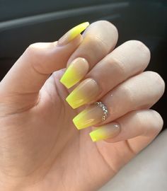 White And Yellow Ombre Nails, Yellow And Blue Ombre Nails, Yellow Ombre Nails Short, Yellow White Ombre Nails, Yellow Ombre Nails Coffin With Design, Nails Yellow Neon, Ombre Yellow Acrylic Nails