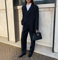 Women In Mens Suits, Black Women In Suits, Women Wedding Suit, 3 Piece Suit Women, Short Girl Fashion, House Of Dagmar, Dark Suit