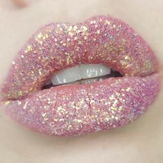 Pink Glitter Lipstick, Ombre Lipstick, Lip Reading, Pop Art Lips, Lip Art Makeup, Glitter Lipstick, Lipstick Designs, Orange Lips, Lipstick Art