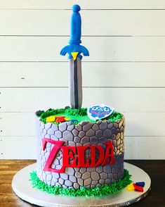 Zelda Cake Ideas, Zelda Cake, Zelda Party, Video Game Cakes, Whiskey Cake, Zelda Birthday, Inside Cake, Anime Cake, Birthday Cake Ideas